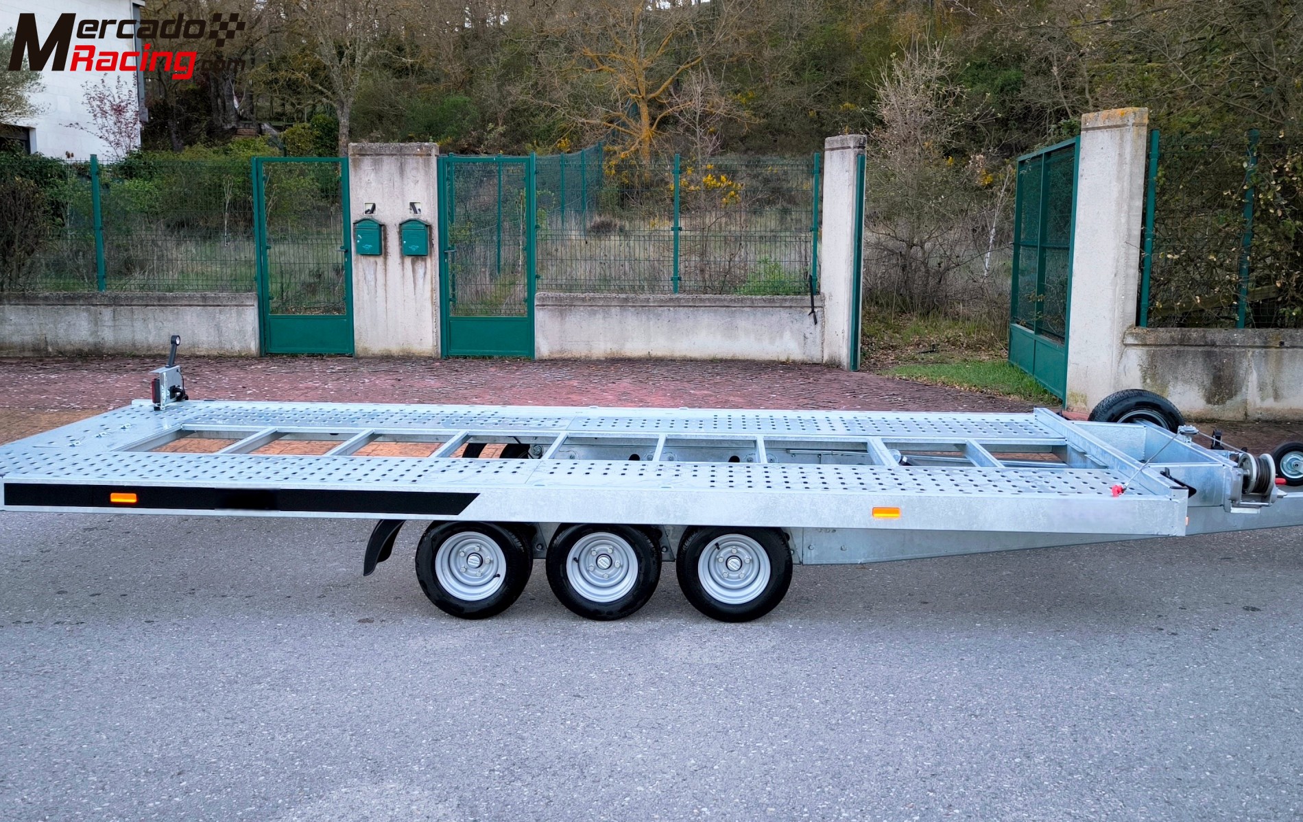 Remolque portacoches basculante 3 ejes 3500kg