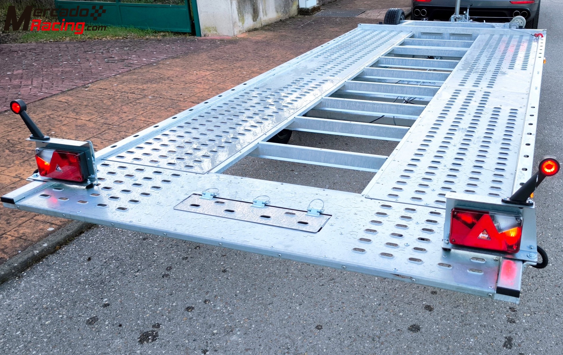 Remolque portacoches basculante 3 ejes 3500kg