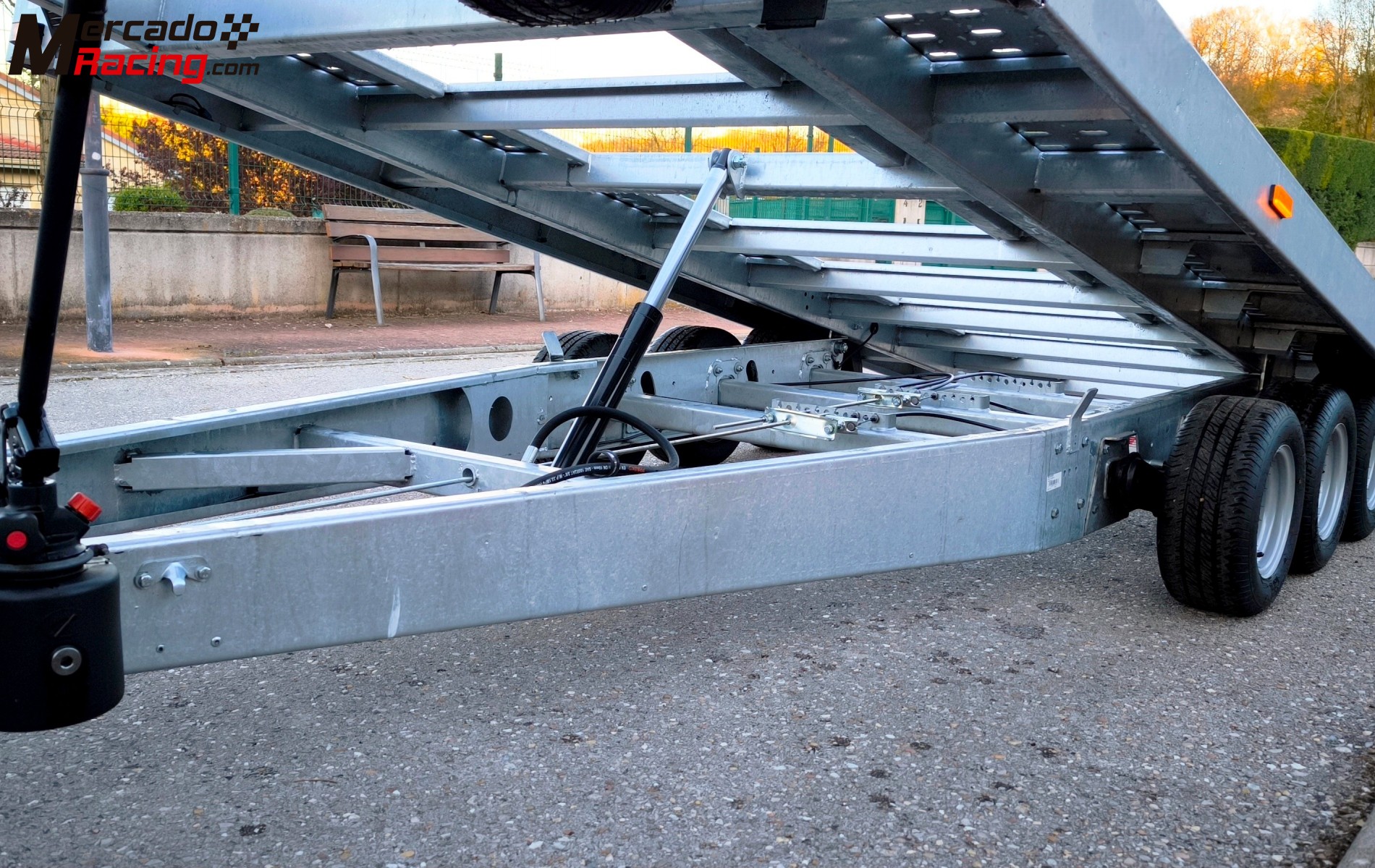 Remolque portacoches basculante 3 ejes 3500kg