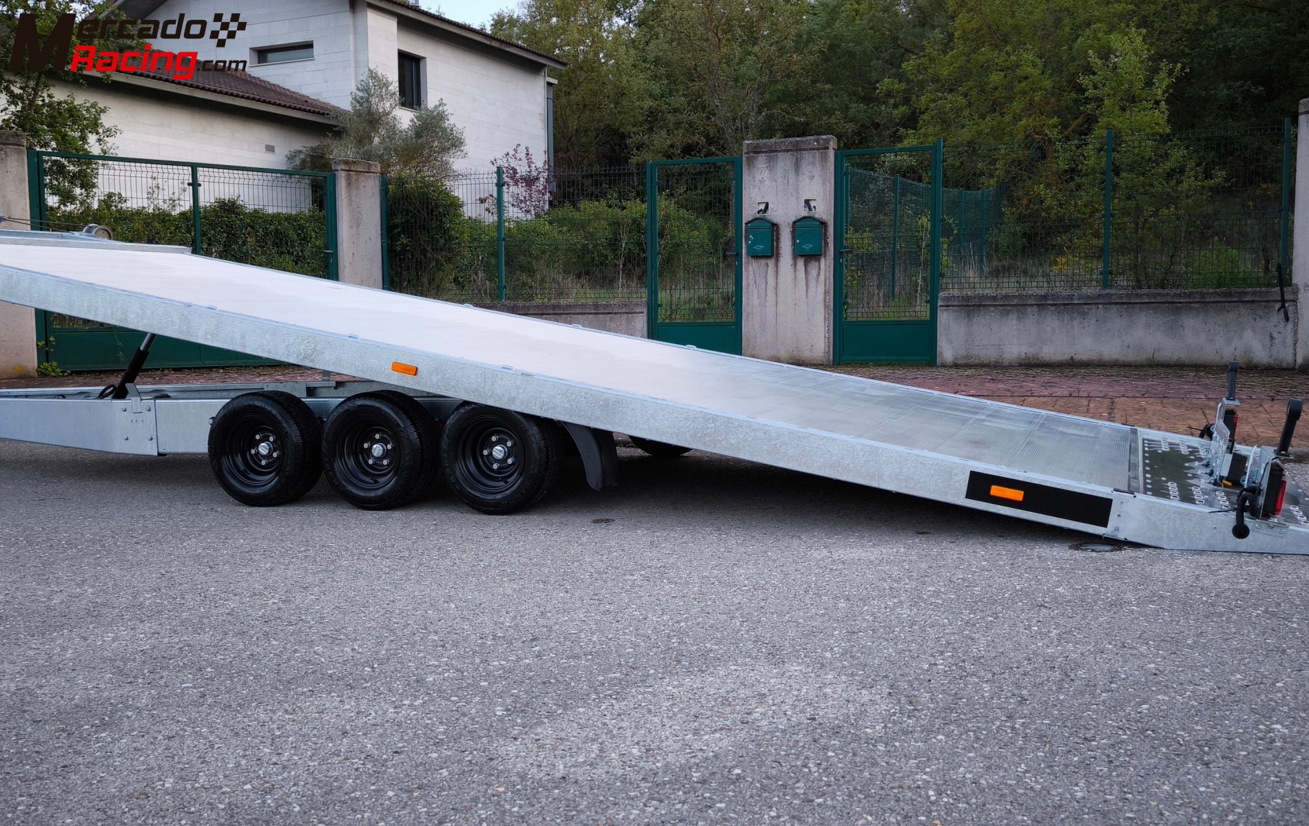 Remolque portacoches basculante 3 ejes 3500kg 