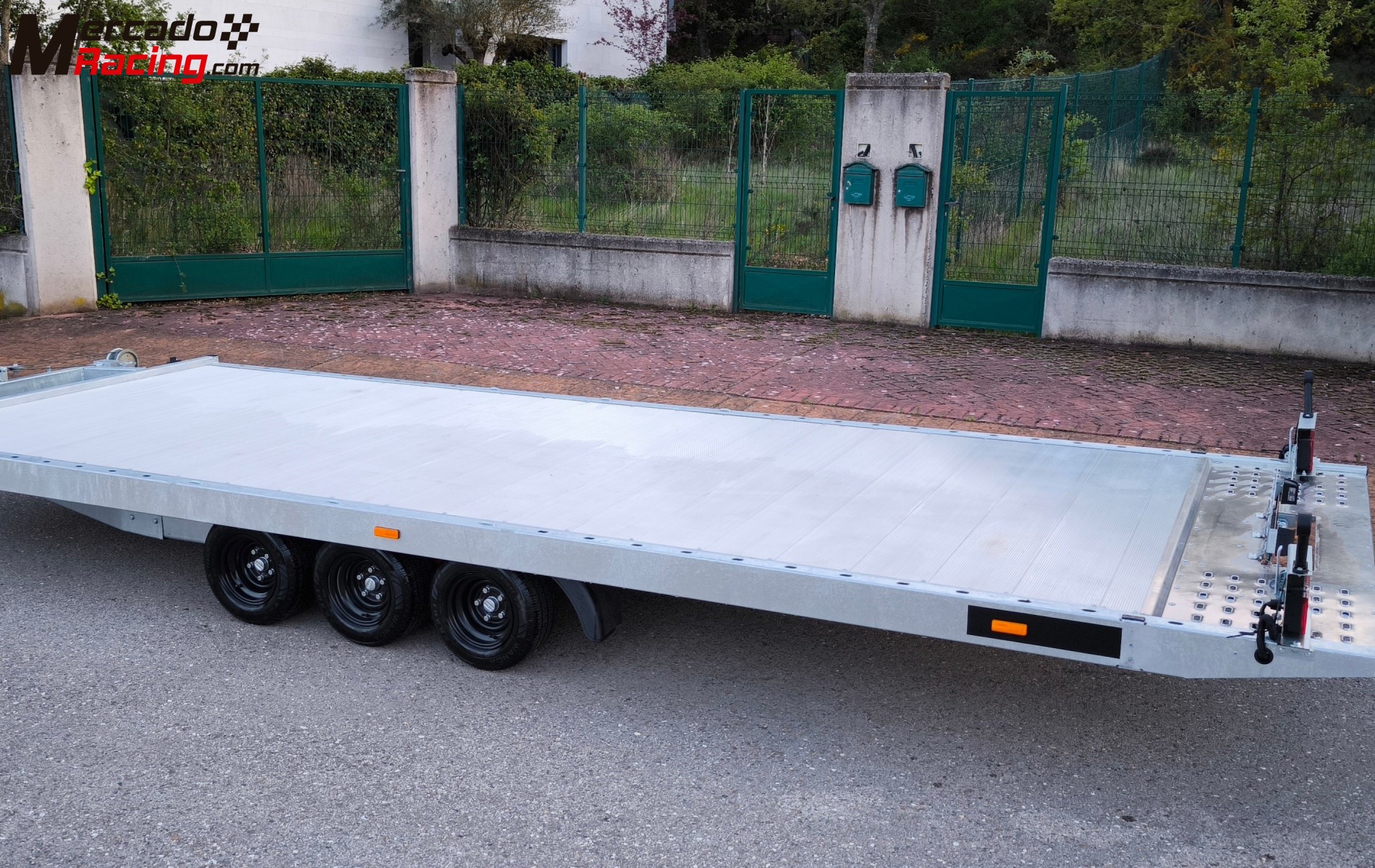 Remolque portacoches basculante 3 ejes 3500kg 