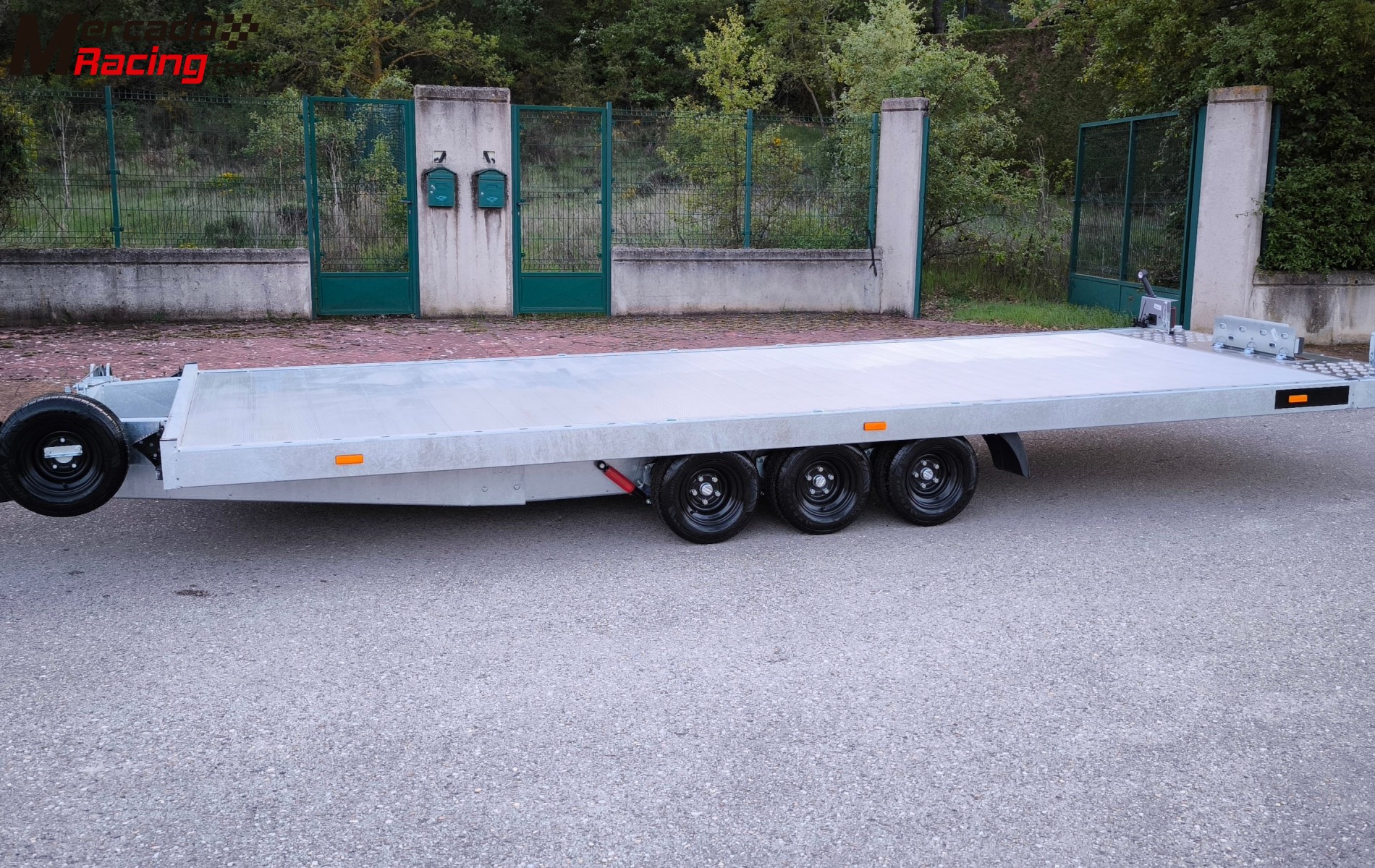 Remolque portacoches basculante 3 ejes 3500kg 