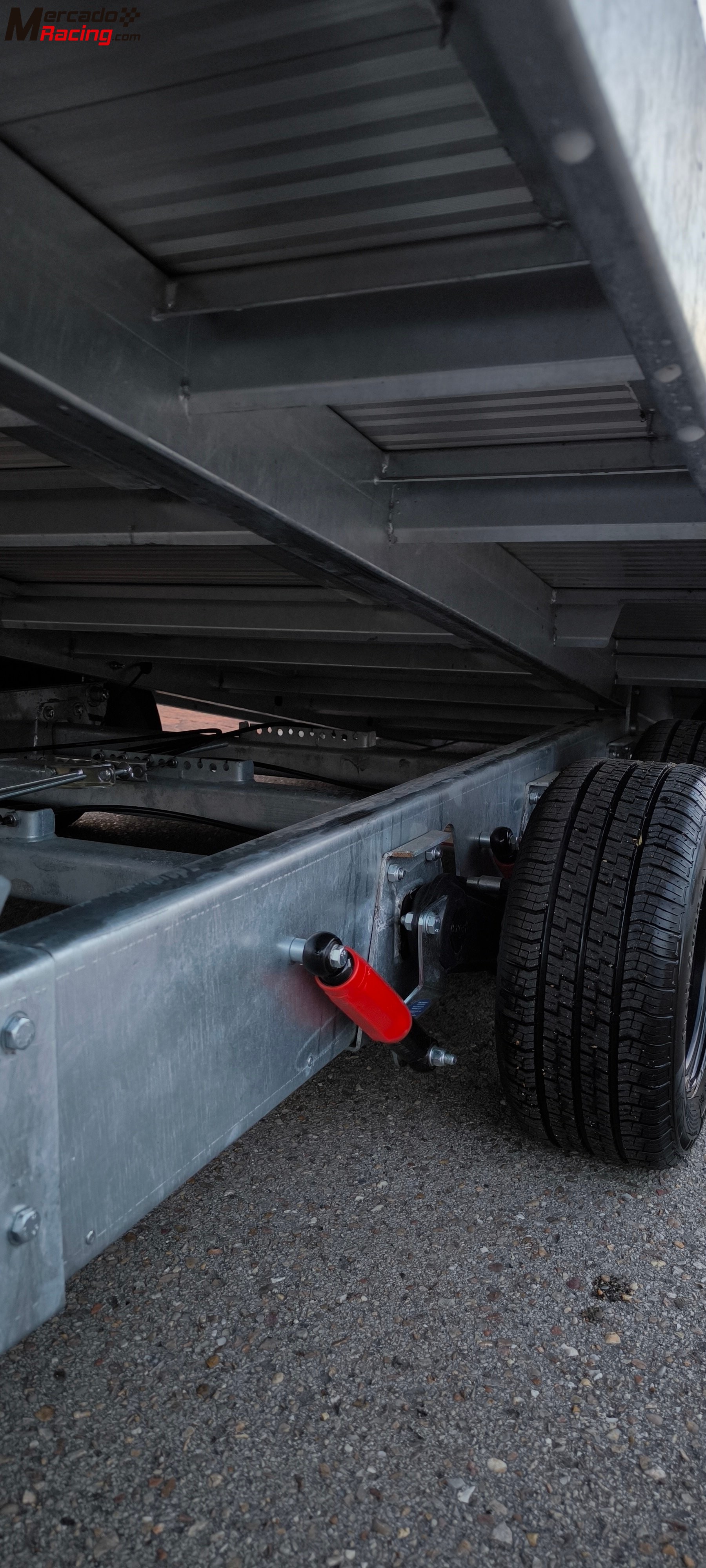 Remolque portacoches basculante 3 ejes 3500kg 