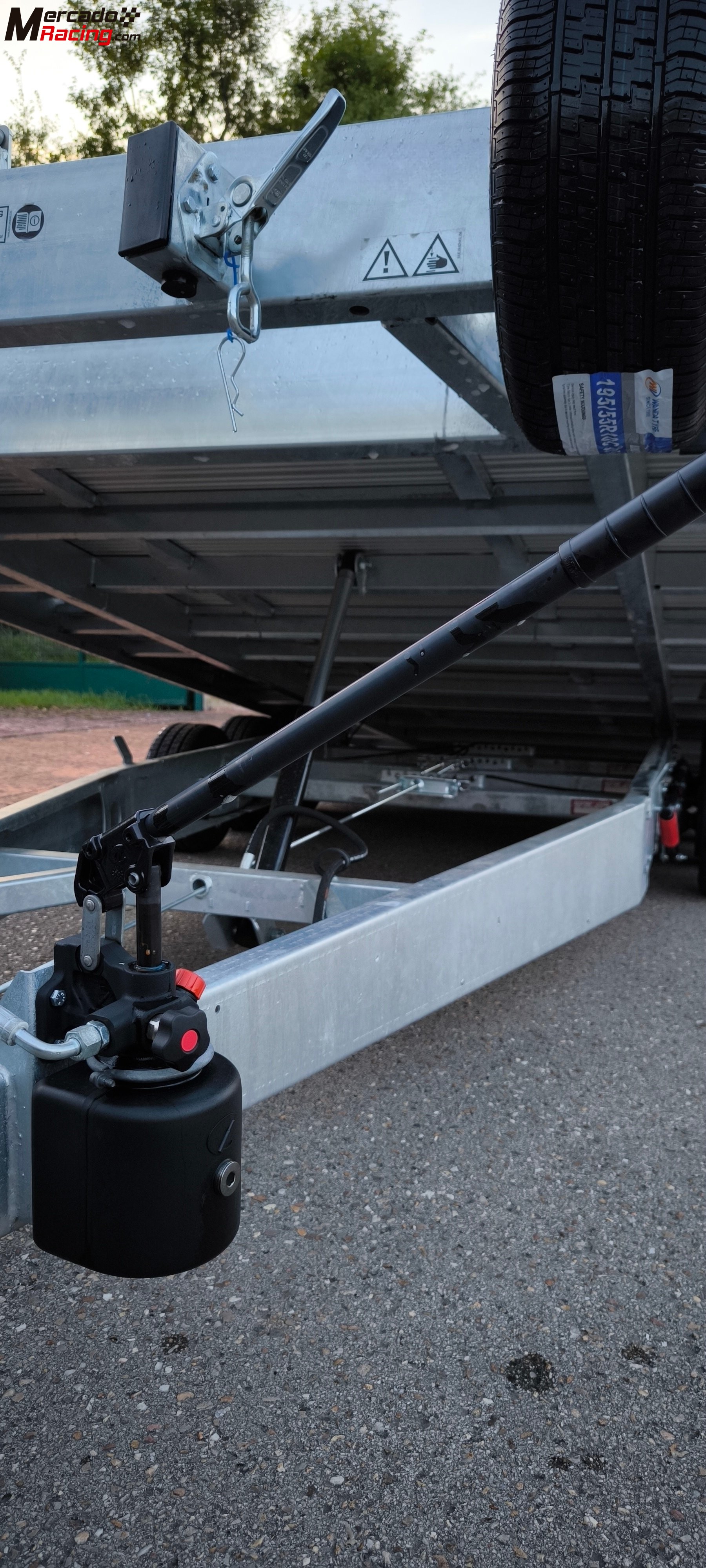 Remolque portacoches basculante 3 ejes 3500kg 