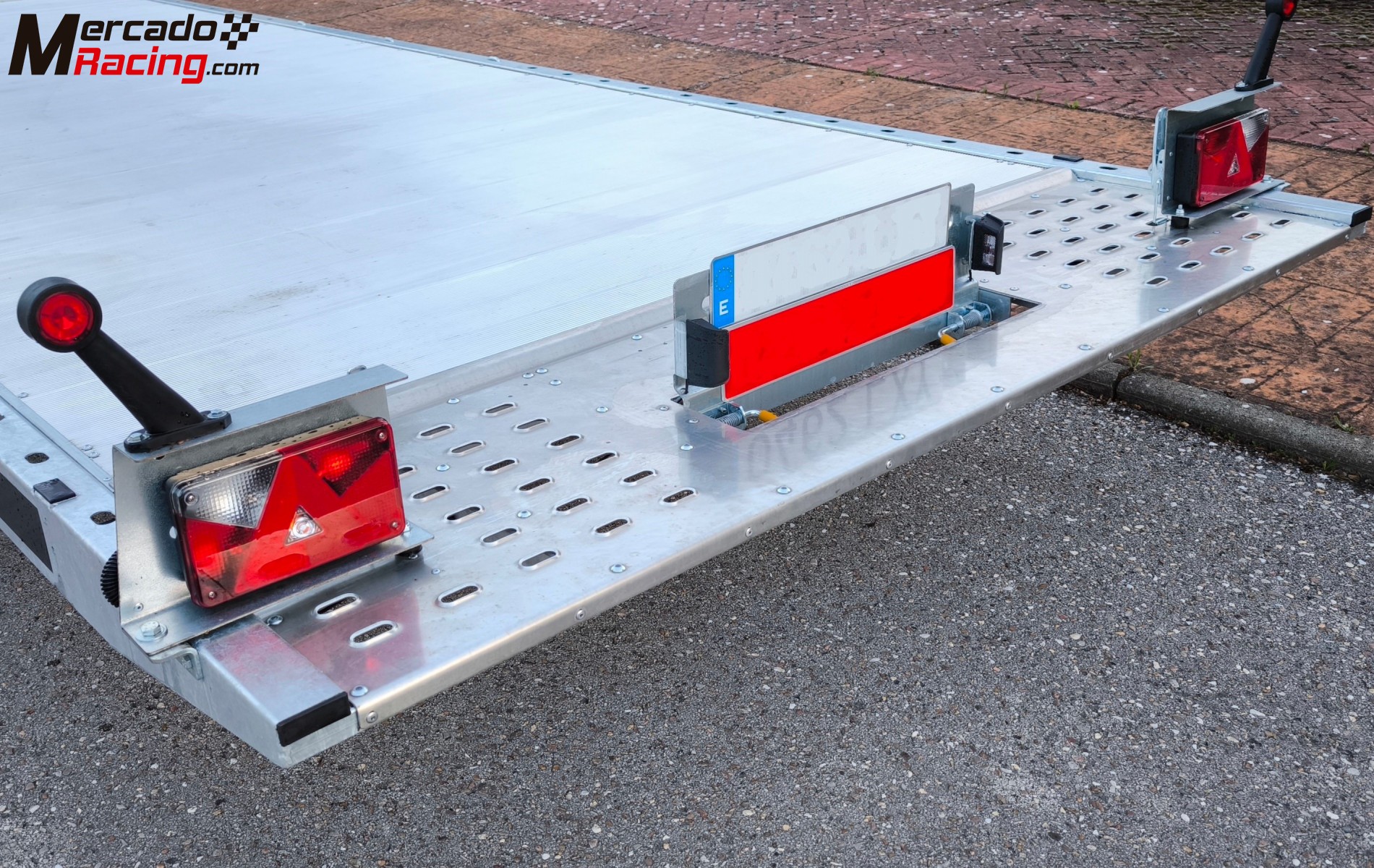Remolque portacoches basculante 3 ejes 3500kg 
