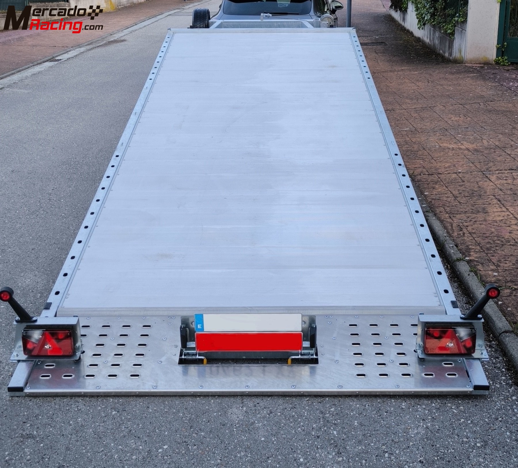 Remolque portacoches basculante 3 ejes 3500kg 
