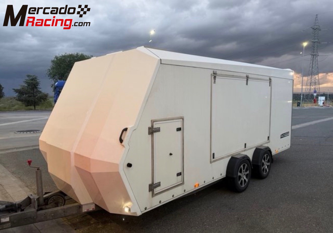Remolque carrozado brian james trailers
