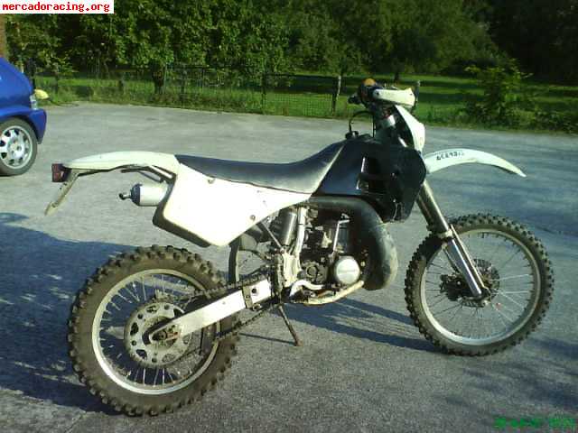 Vendo o cambio  husqwarna 250cc del 92 de enduro