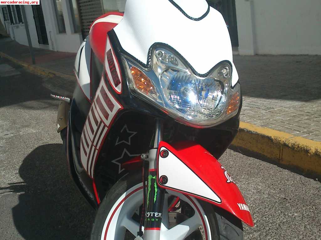 Se vende o se cambia yamaha jog rr 900€