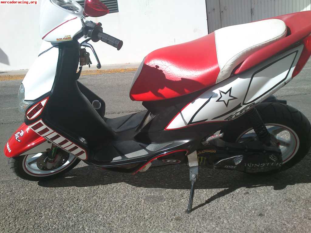 Se vende o se cambia yamaha jog rr 900€