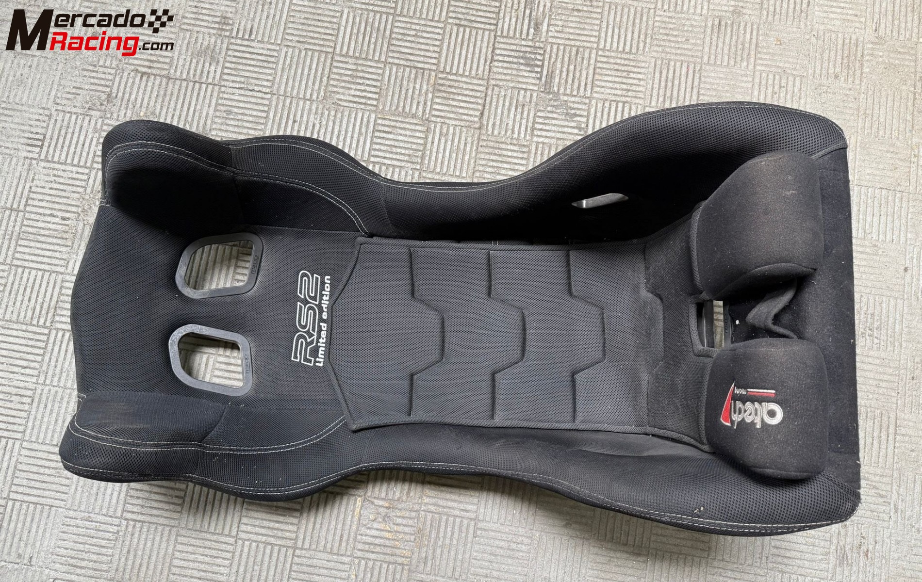 Asiento baquet con orejas caducado fia atech rs2