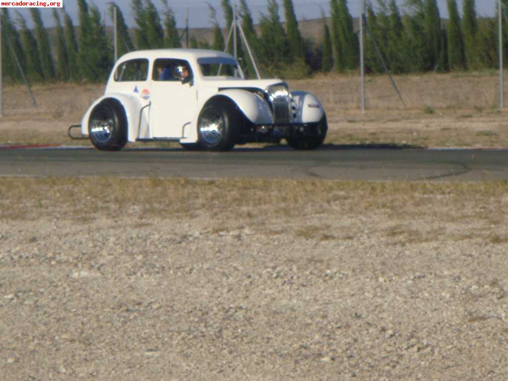 Quieres probar un coche de competicion???