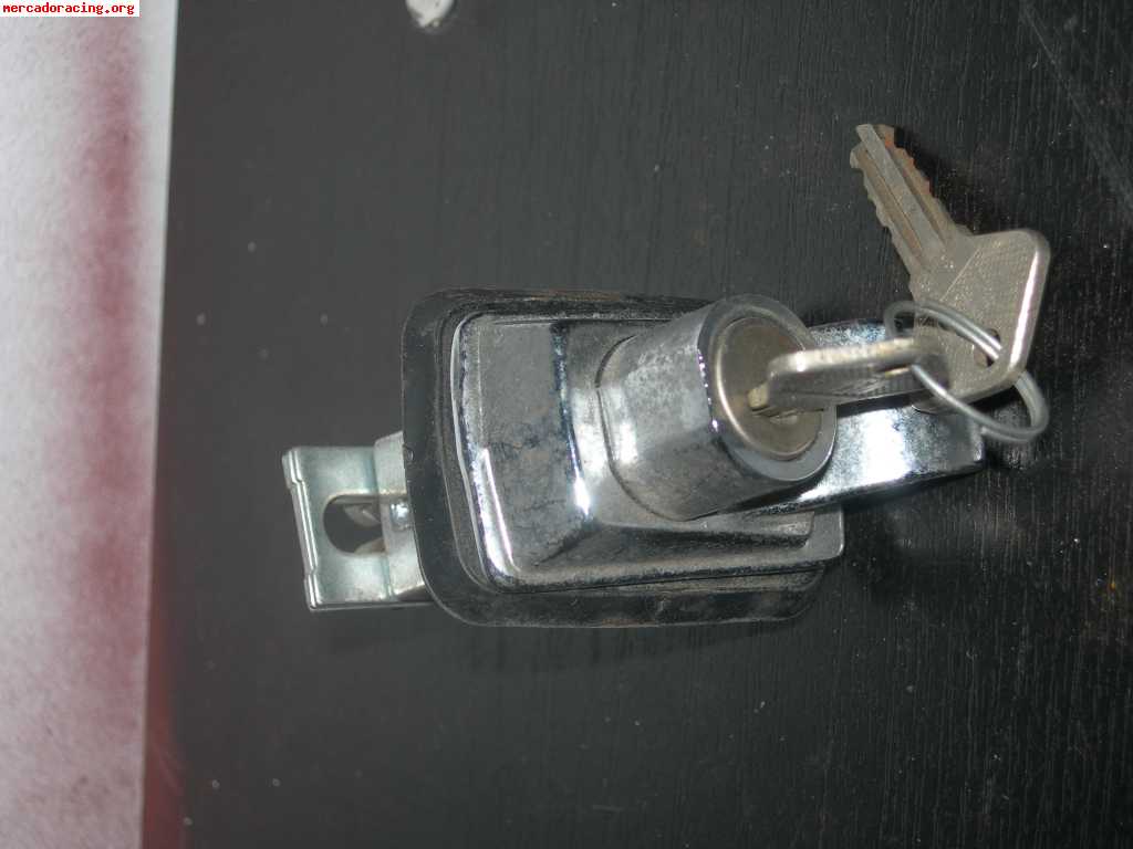 Cerradura seat 850. 