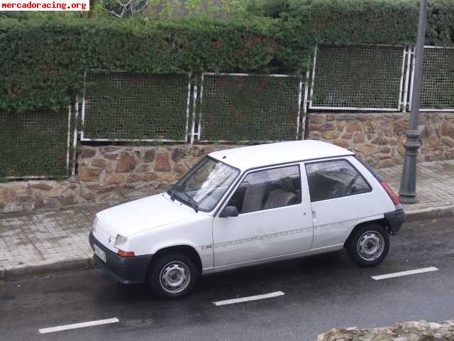 Vendo el último renault 5 de españa.....