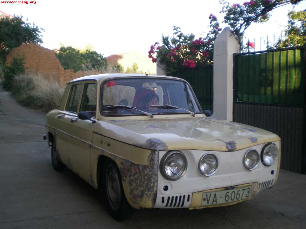 Se vende renault 8 primera fase en proceso de restauración