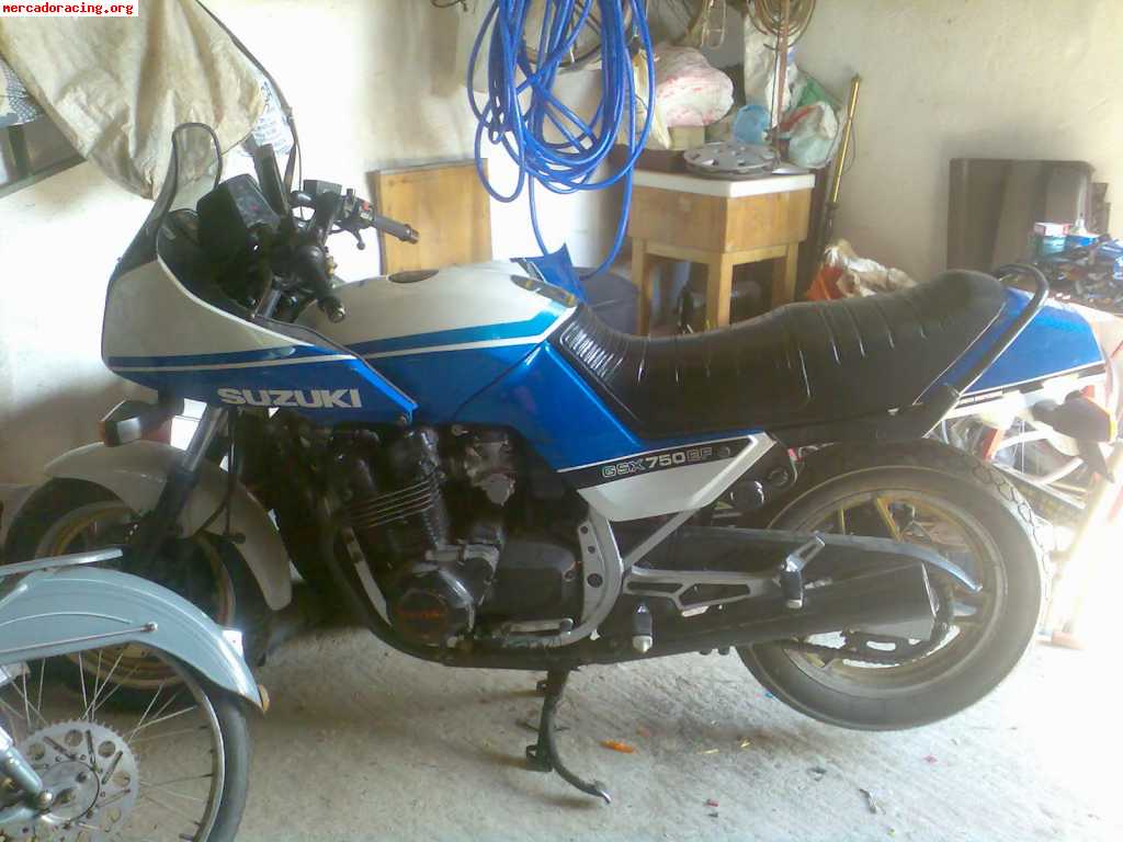 Cambio o vendo gsx750ef