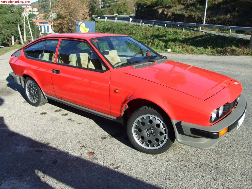 Vendo alfa romeo gtv 2000