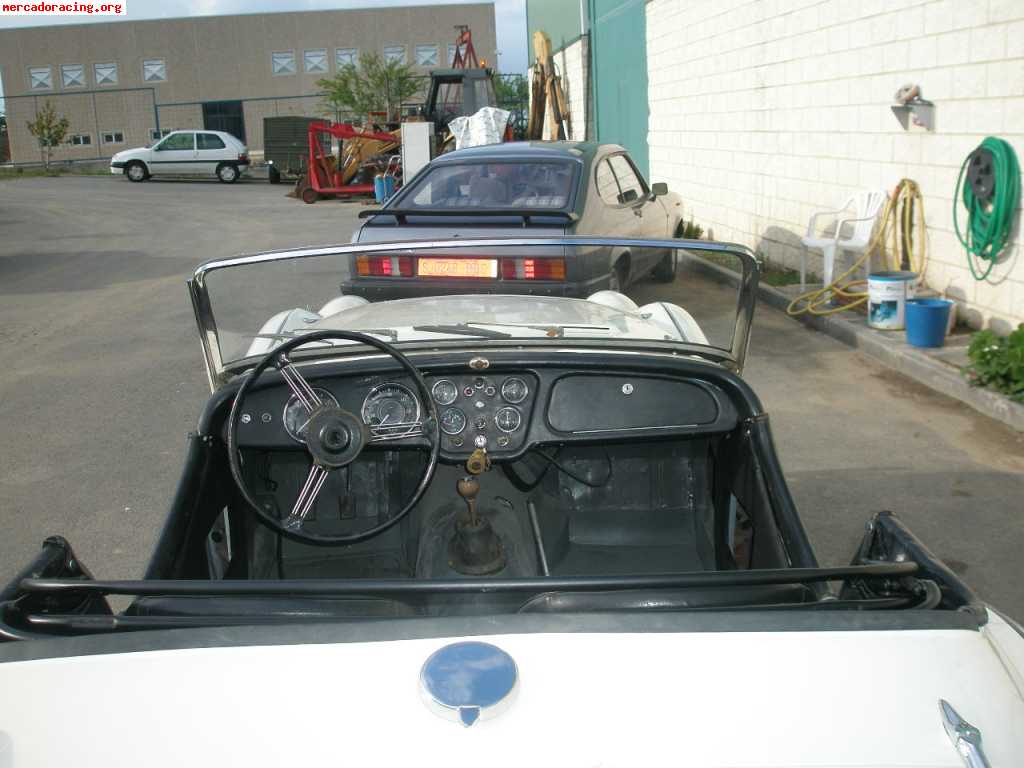 Se vendde triumph tr3