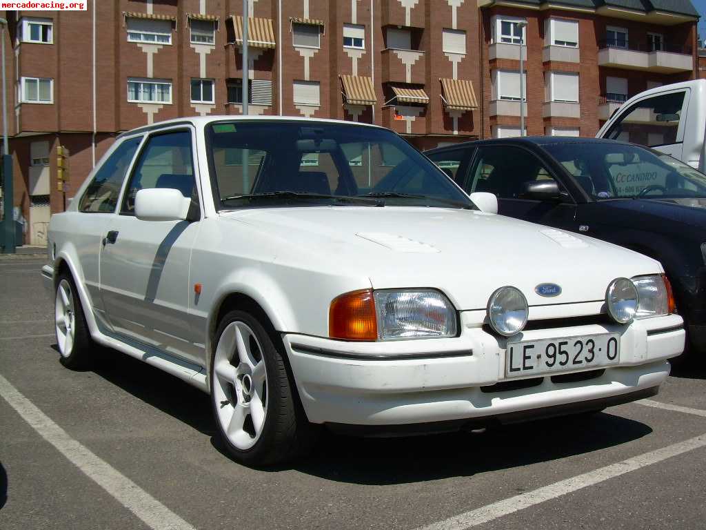 Escort rs turbo en buen estado.