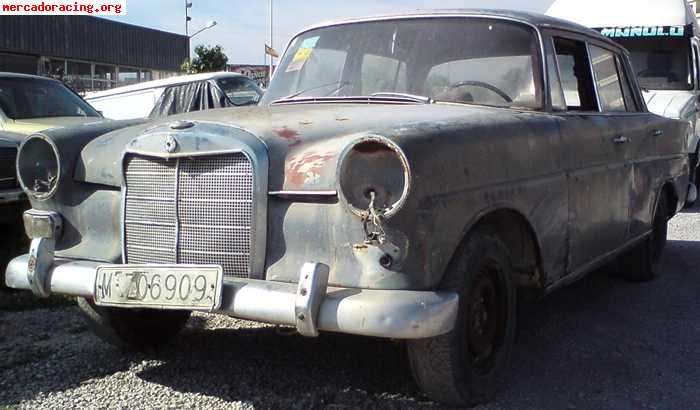Mercedes 220d año 1968 funcionando con informe favorable par