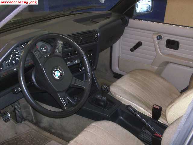 Bmw 318 e30 del 85.