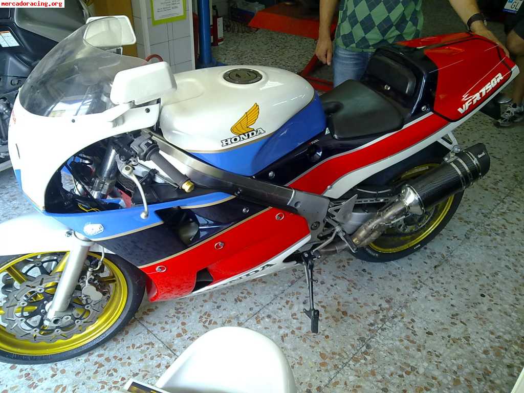 Se vende honda rc30    matriculada  12-1991