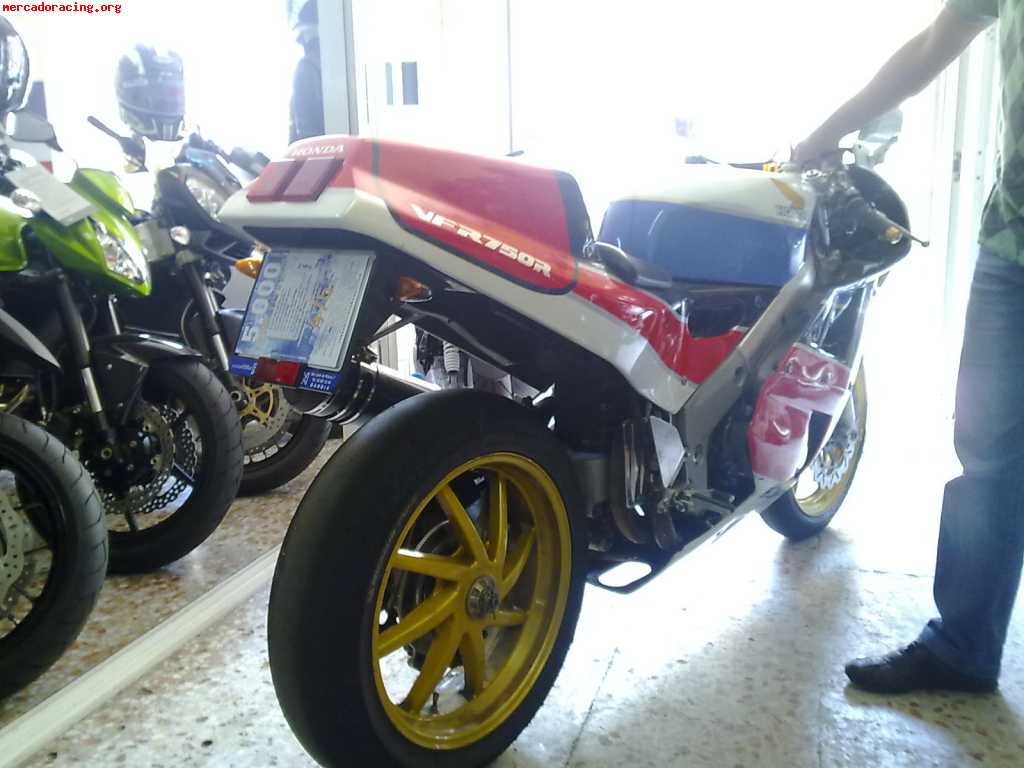 Se vende honda rc30    matriculada  12-1991