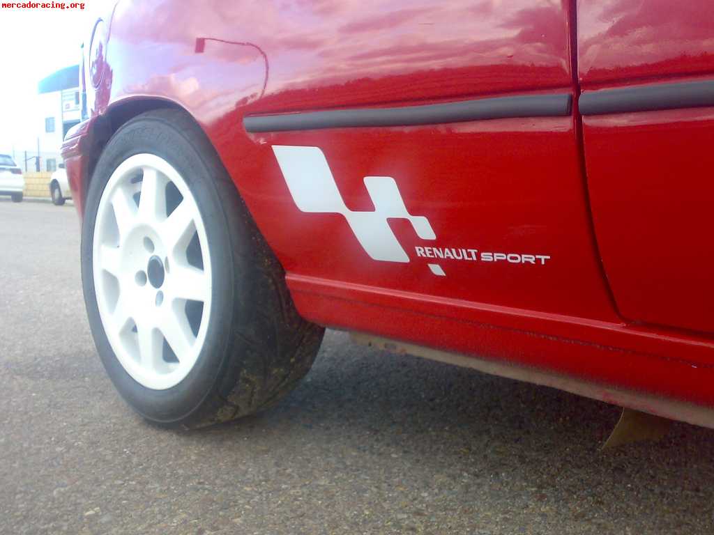 Clio 16v de capricho