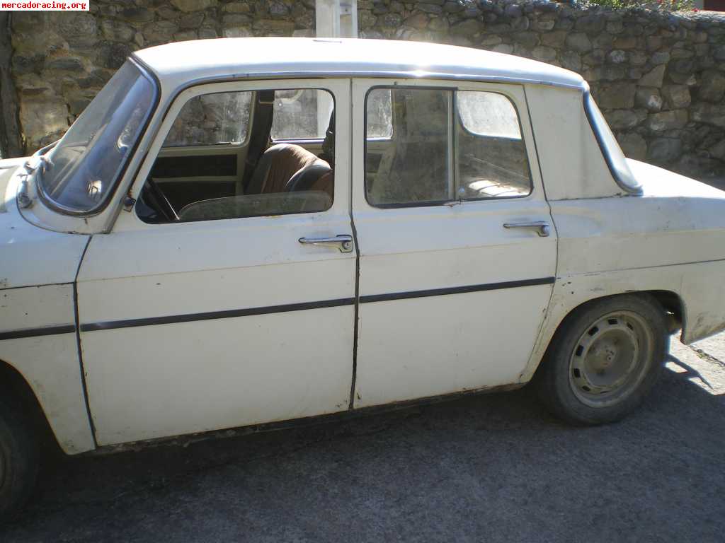 Se vende o cambia renault 8 