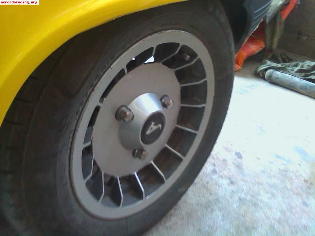 Venta de 4 llantas de r5 alpine turbo en buen estado.