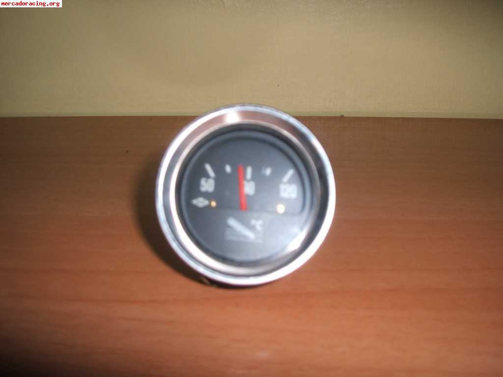 Varios relojes de temperatura