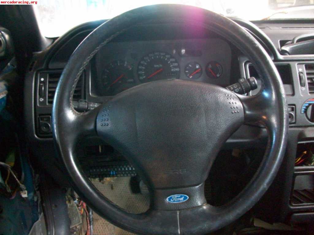 Se vende volante de ford escort rs2000 16v 4x4