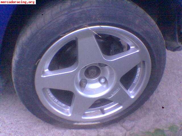 Vendo saxo 1.6 documentado, con golpe