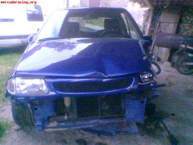 Vendo saxo 1.6 documentado, con golpe