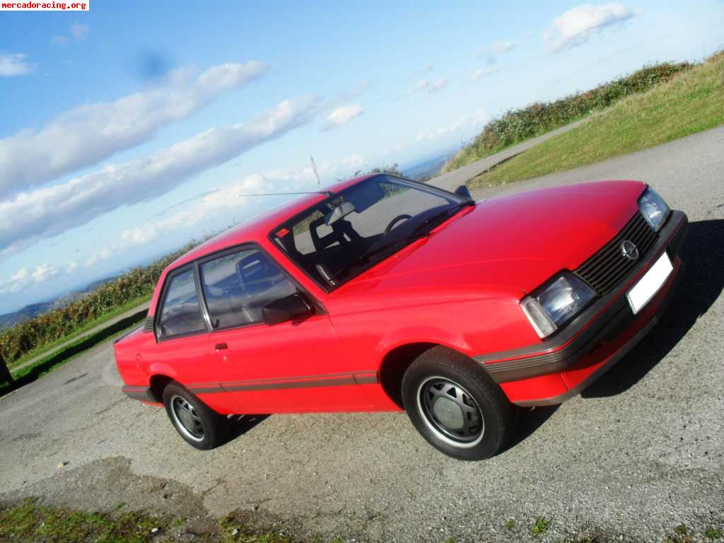 Ascona 1. 8i modelo sport 115cv