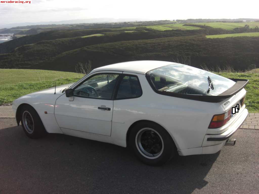 Porsche 944