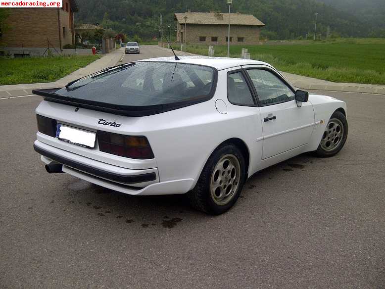 Porsche 944 turbo (951)