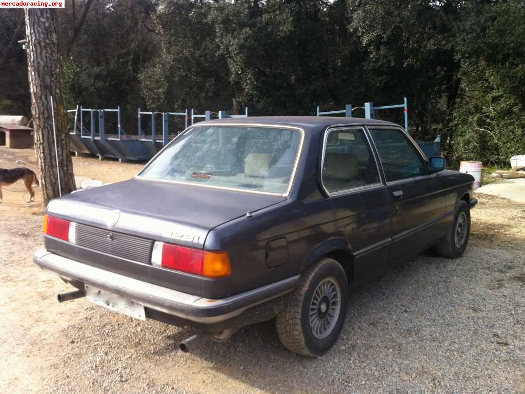 Se vende 323i e21 con caja sport y autoblocante.