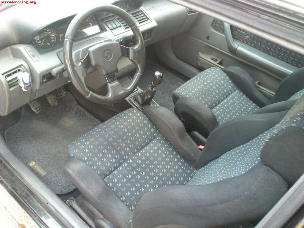 Se vende renault clio 1.8 16v 140cv del año 1991