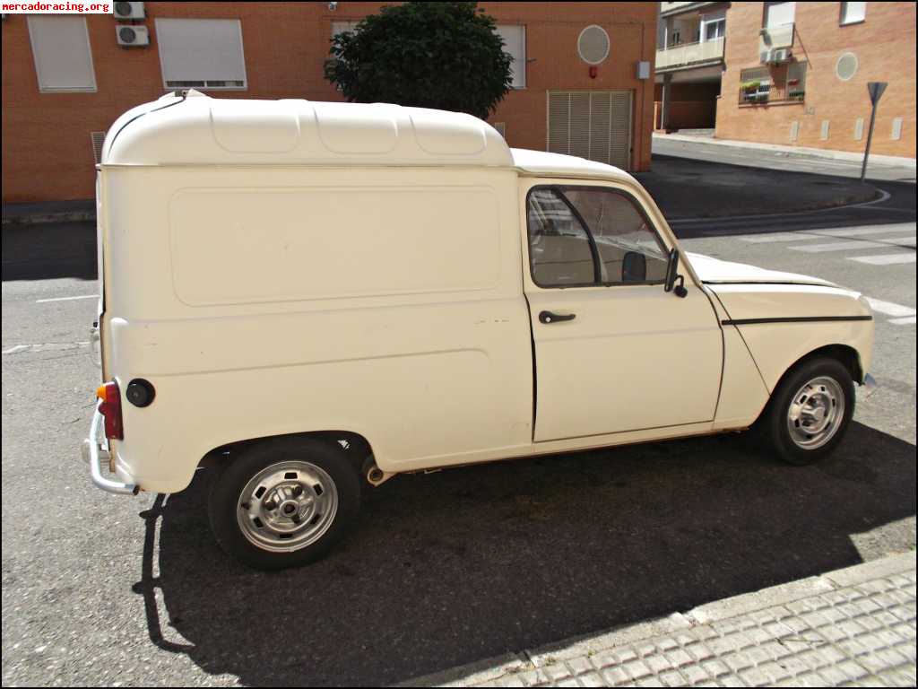 Renault r4 