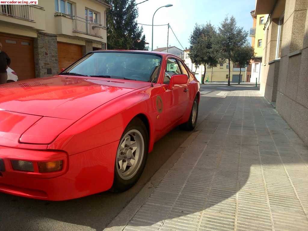 Porsche 944