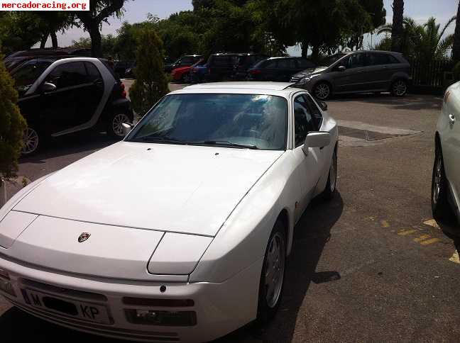 Se vende porsche 944 s2 del 89 con 165.000 km blanco. barcel