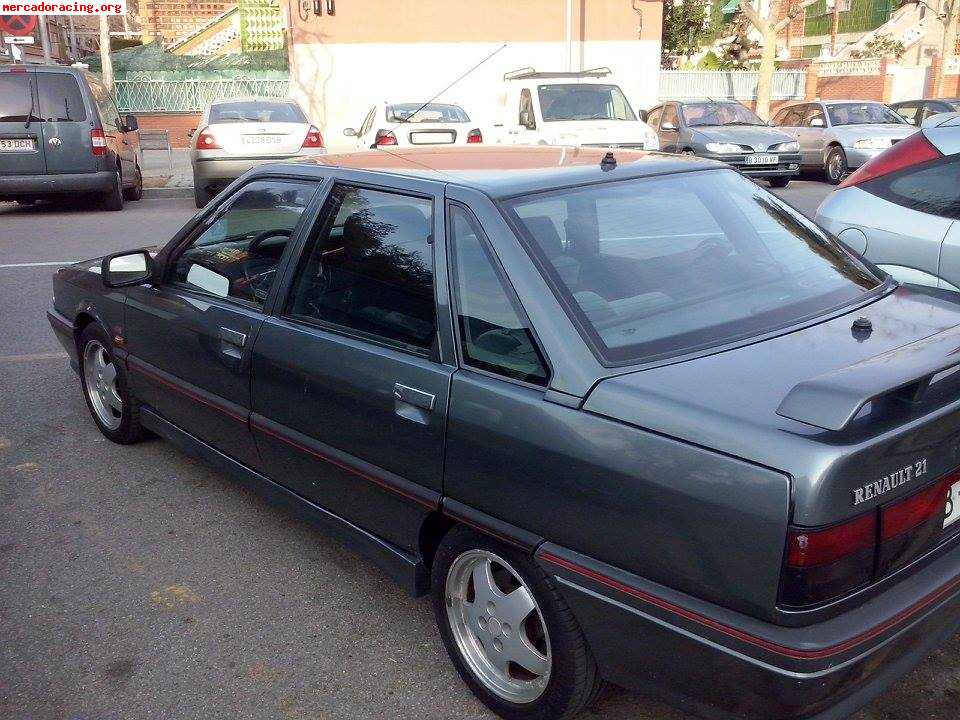 Renault 21 gti 12v.