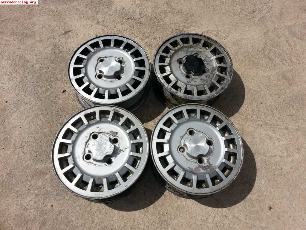 Se vende. juego de cuatro llantas aluminio ford fiesta ghia 
