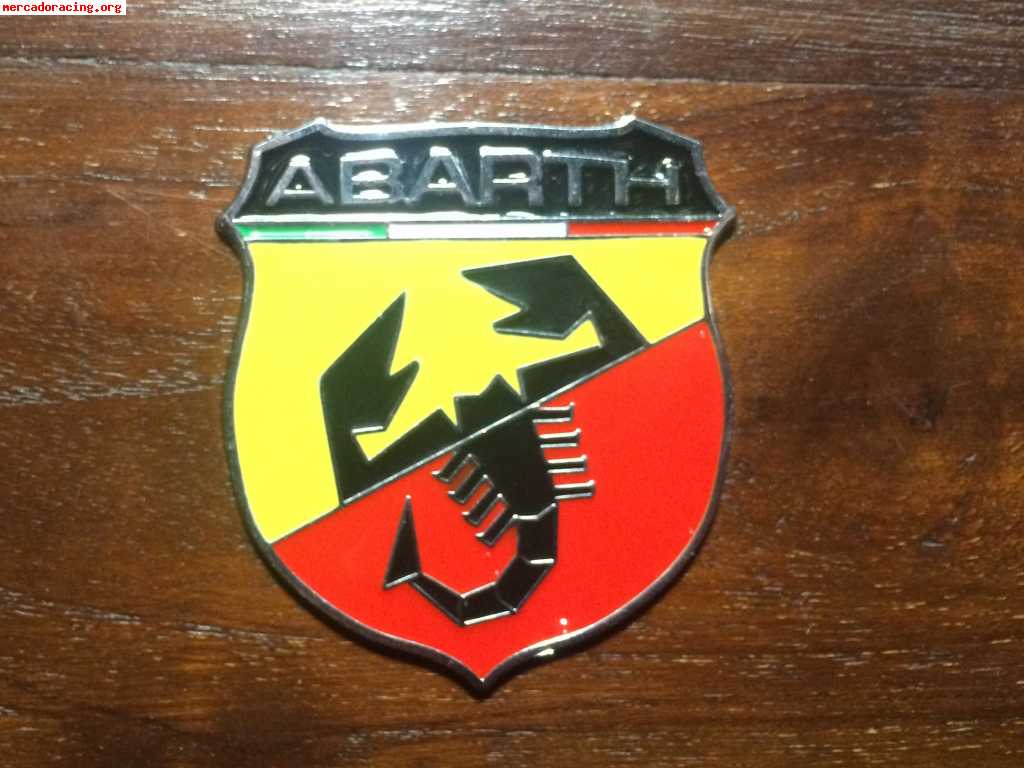 Vendo emblema abarth de aluminio