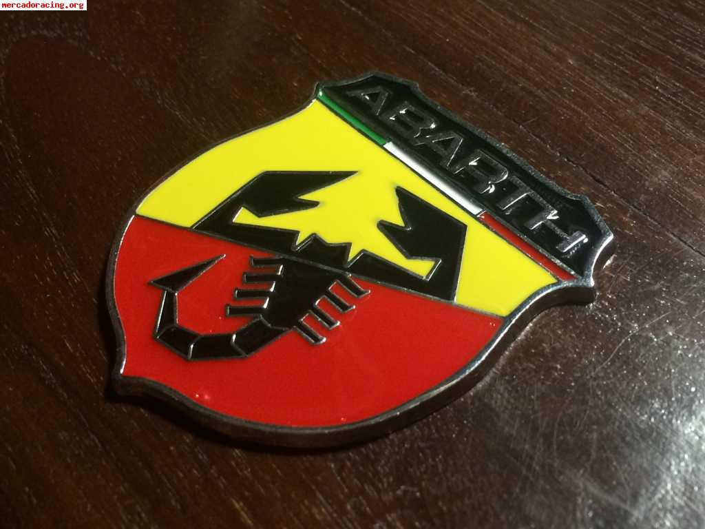 Vendo emblema abarth de aluminio