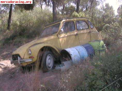 Vendo un 2cv amarillo para piezas o para restaurar