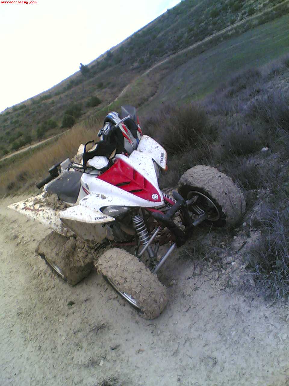 Cambio quad raptor de 2006 por algo q pueda correr :)