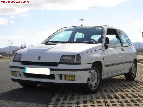 Volante y piña clio 16v perfecto estado 25 euros portes incl