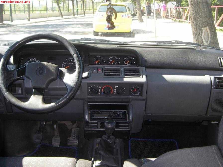 Volante y piña clio 16v perfecto estado 25 euros portes incl